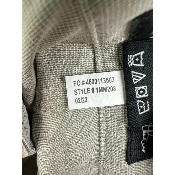 Travis Matthew Beck Golf Shorts Mens Size 42 Beige Khaki Microcheck - Picture 6 of 11